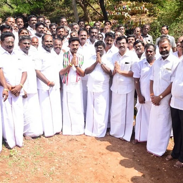 `மும்மொழிக் கொள்கை பற்றி முதல்வரும் துணை முதல்வரும் முடிவெடுப்பார்கள்!' - எம்.பி ரவீந்திரநாத் குமார்
