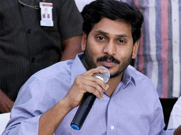 `விரக்தியில் இருந்த ரோஜாவுக்கு முக்கிய பொறுப்பு!' - முற்றுப்புள்ளி வைத்த ஜெகன்