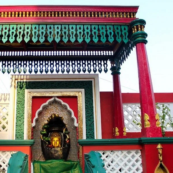 மனைவி சொன்ன ஒரு வார்த்தை; மினி அரண்மனையை எழுப்பிய கணவர்! - விழுப்புரம் பிரமாண்டம் #MyVikatan