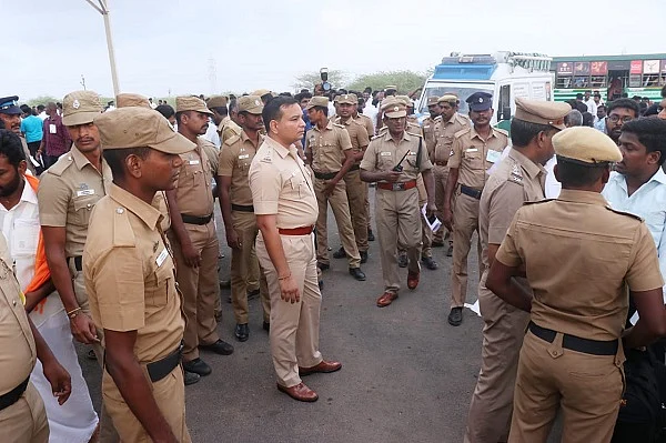 இடைத்தேர்தல் முன்னணி நிலவரம்: முன்னேறும் தி.மு.க! #LiveUpdates