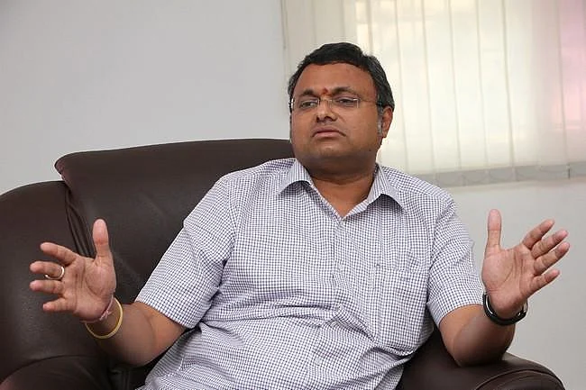 சிவகங்கை எம்.பி-யின் முதல் சாதனை - ட்விட்டரில் கார்த்தி சிதம்பரத்தை வம்பிழுத்த தமிழிசை!