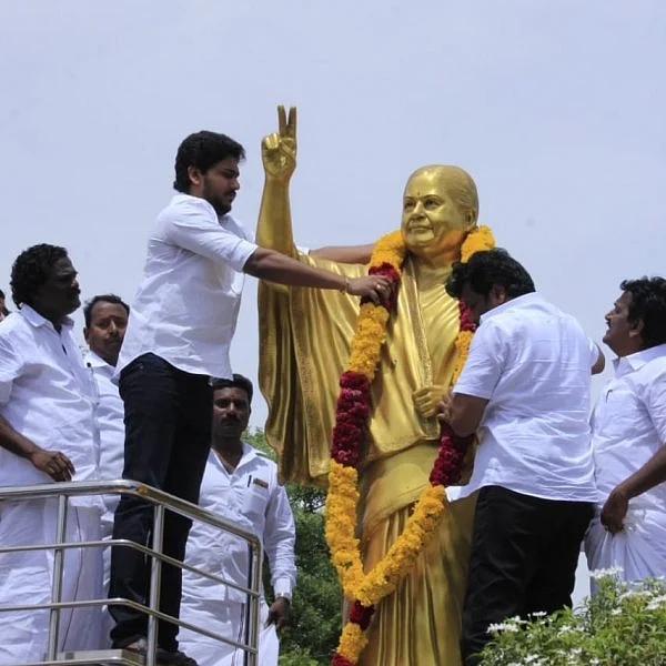 `அந்தக் கட்சியைப்போல் அ.தி.மு.க ஆகிவிடக் கூடாது!' - ஈ.பி.எஸ், ஓ.பி.எஸ்-ஸை எச்சரிக்கும் ஜெய் ஆனந்த்
