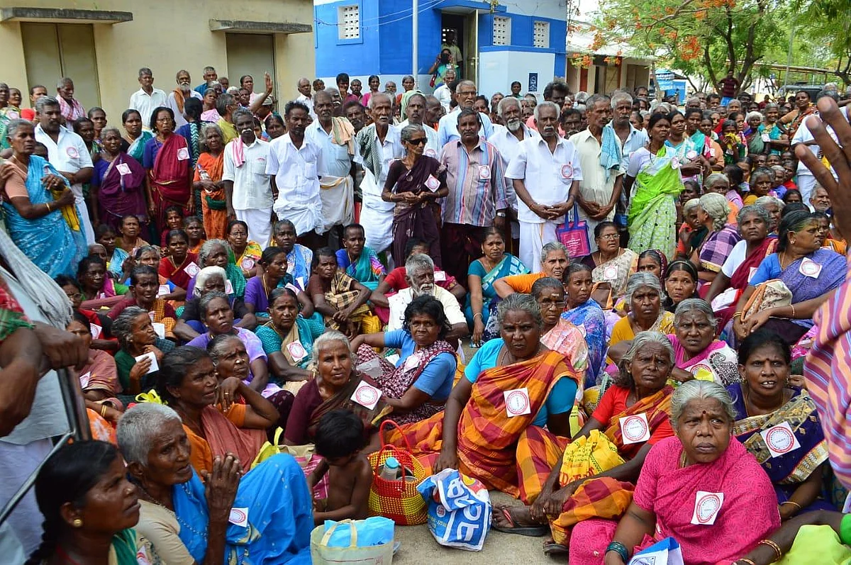 `நாங்கள் சொந்தக்காலில் நிற்கணும்!' - கடனுக்காக வங்கிகளை நாடும் முதியவர்கள்