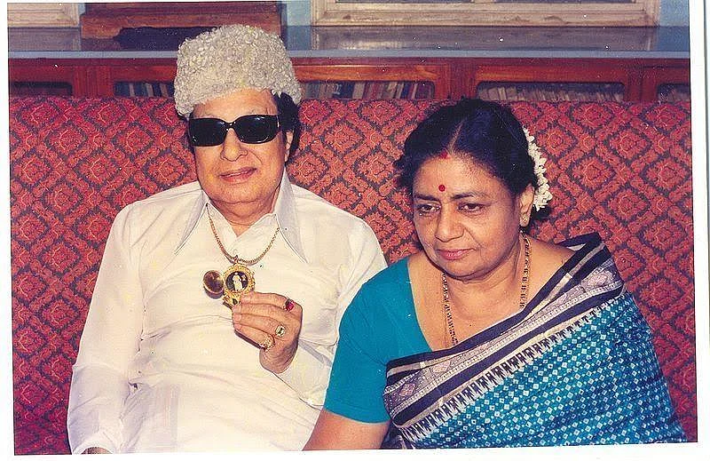 `` `ஜானு... அம்மு வீட்டுக்கு வருது; ஸ்பெஷல் சமையல் செய்!'னு சொன்ன எம்.ஜி.ஆர்!" - விஜயகுமாரி
