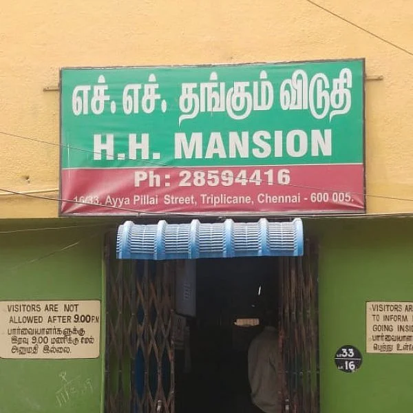 `பேச்சிலர்களின் சொர்க்கம் மூடப்பட்டது!’ - தண்ணீரின்றித் தவிக்கும் திருவல்லிக்கேணி