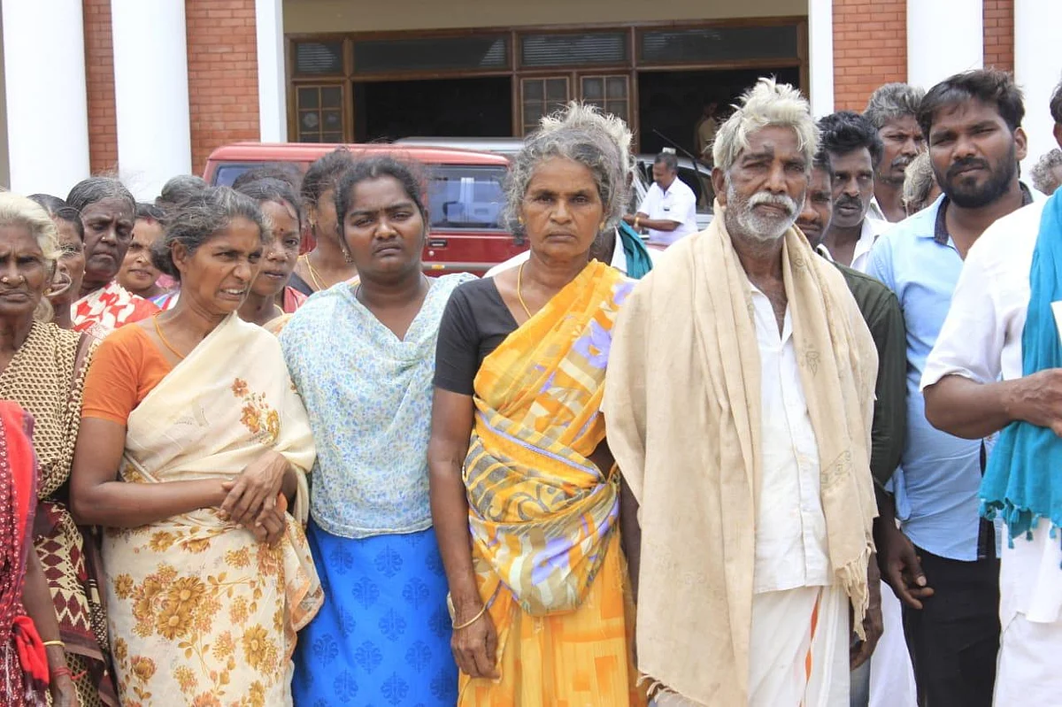 `அவர் குடும்பம் நிர்க்கதியாய் நிற்கிறது; அரசு உதவ வேண்டும்!' - தஞ்சை சமூக ஆர்வலருக்காகத் திரண்ட மக்கள்