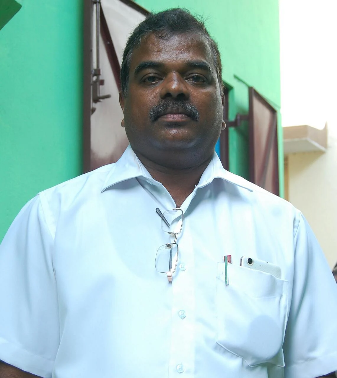 குளுகுளு வகுப்பறையில் படிக்கும் மாணவர்கள் - பெற்றோரால் வளர்ந்த அரசுப்பள்ளி!
