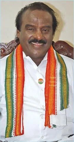 `விஜயதரணி கூறியது பற்றி என்னிடம் கேட்கிறீர்கள்!'- கொந்தளித்த வசந்தகுமார்