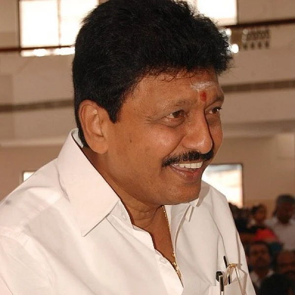 ‘வர்த்தக அரசியல் நோக்கமல்ல; அங்கீகாரம் கிடைச்சாச்சு’ - திவாகரன் திடீர் உற்சாகம்