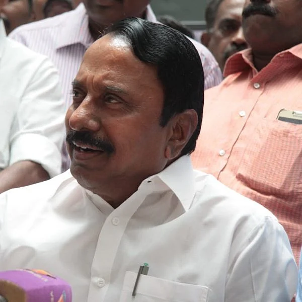 ``நீட் தற்கொலைகளைத் தடுக்க என்ன நடவடிக்கை எடுக்கப்பட்டிருக்கிறது?” - செங்கோட்டையன் பதில்