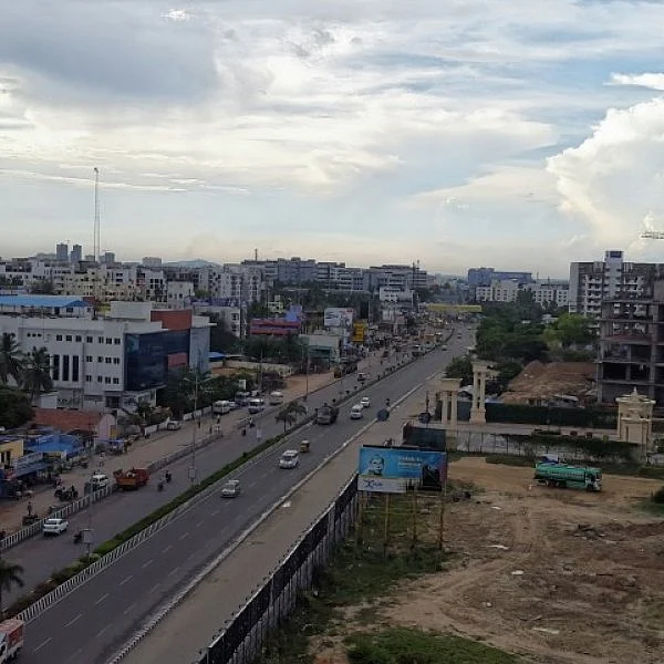 `மிரட்டும் தண்ணீர்ப் பஞ்சம்... காலியாகும் அப்பார்ட்மென்ட்கள்!' - சிக்கலில் சென்னை OMR சாலை