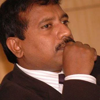 `பாதுகாப்பை உறுதிசெய்ய வலிமையான சட்டம்!' - தேசிய அளவில் தீவிரமடையும் மருத்துவர்கள் போராட்டம்