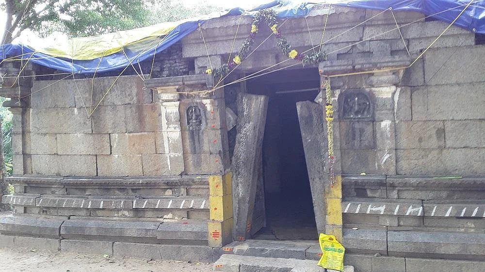 பொலிவிழந்து கிடக்கும் 1000 ஆண்டு சோழர்காலச் சிவாலயம்... புனரமைக்குமா அறநிலையத்துறை?