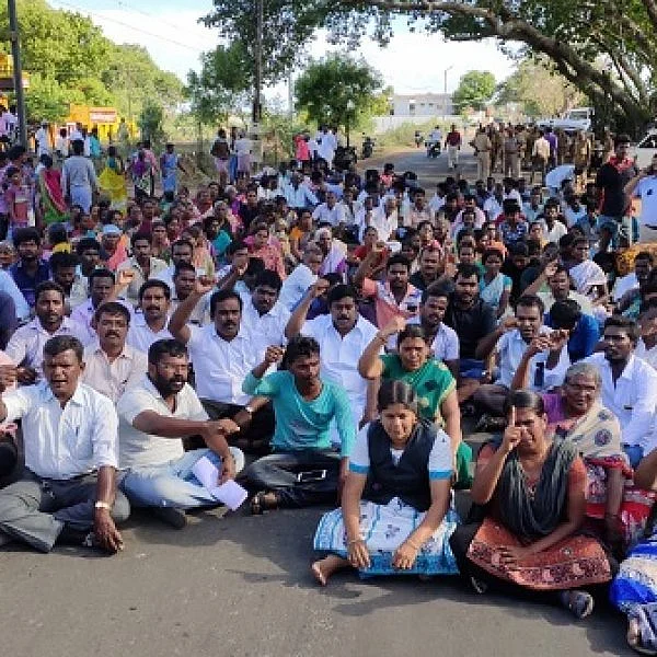 `புல்லுக்கட்டு உரசியதால் விரோதம்; பழிக்குப் பழி' - நெல்லையில் ஓட ஓட வெட்டிக் கொல்லப்பட்ட இளைஞர்!