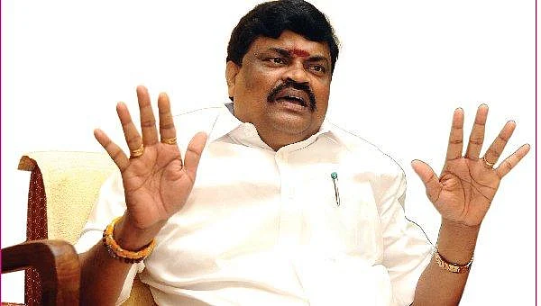 ராஜேந்திர பாலாஜியின் அதிரடிப் பேச்சுகளும்... சரவெடி சர்ச்சைகளும்!