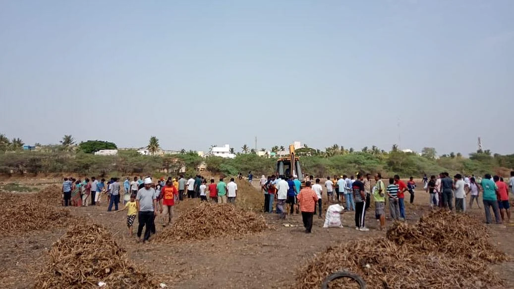 அரசை நம்பியது போதும்... களமிறங்கிய தன்னார்வலர்களும் பொதுமக்களும்! #WhereIsMyWater