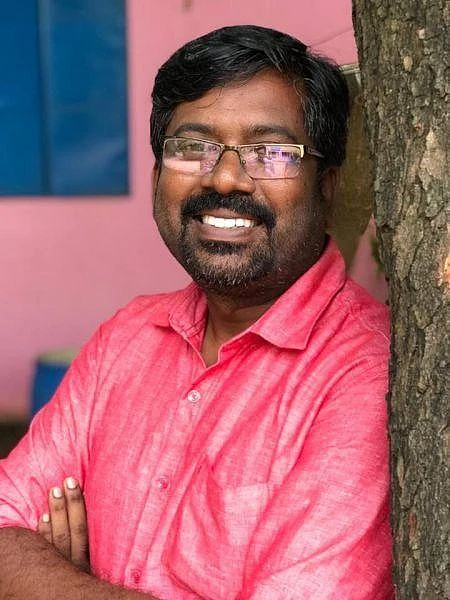 ``பரிசுத் தொகையில் கழிப்பறை கட்டிய அரசுப் பள்ளி ஆசிரியர்!"