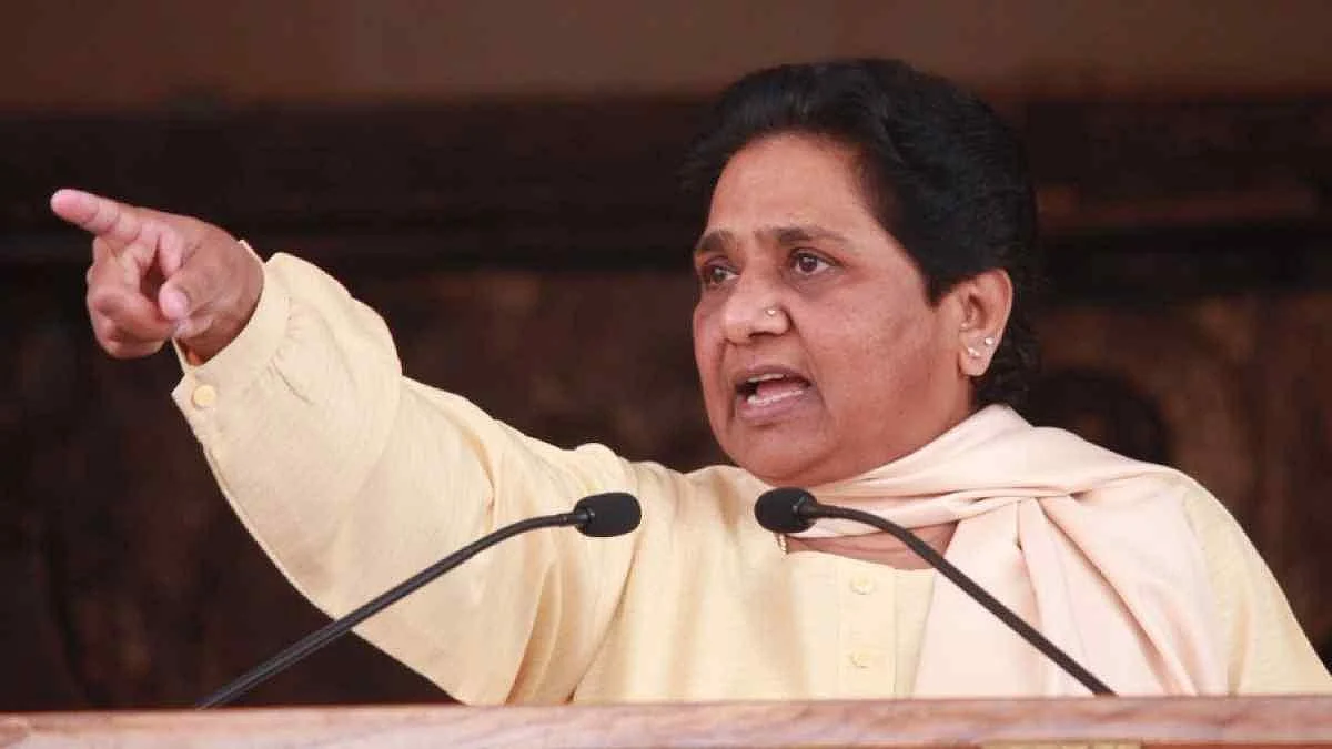 `டிம்பிள் யாதவைக் கூட வெற்றிபெறவைக்க முடியவில்லை!’ - அகிலேஷ் கூட்டணியை முறித்த மாயாவதி?