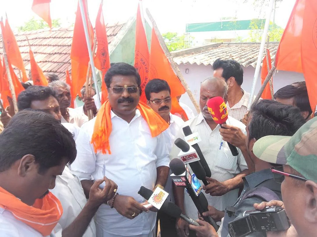 ``மின் அட்டையில் மதப் பிரசாரம்!” - வேலூரில் சர்ச்சை