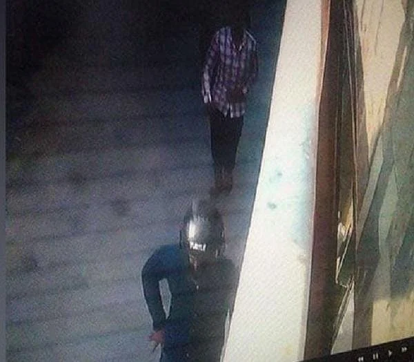 டிக் டாக் பிரபலம் துப்பாக்கியால் சுட்டுக் கொலை! - குற்றவாளிகளுக்கு வலைவீசும் டெல்லி போலீஸ்