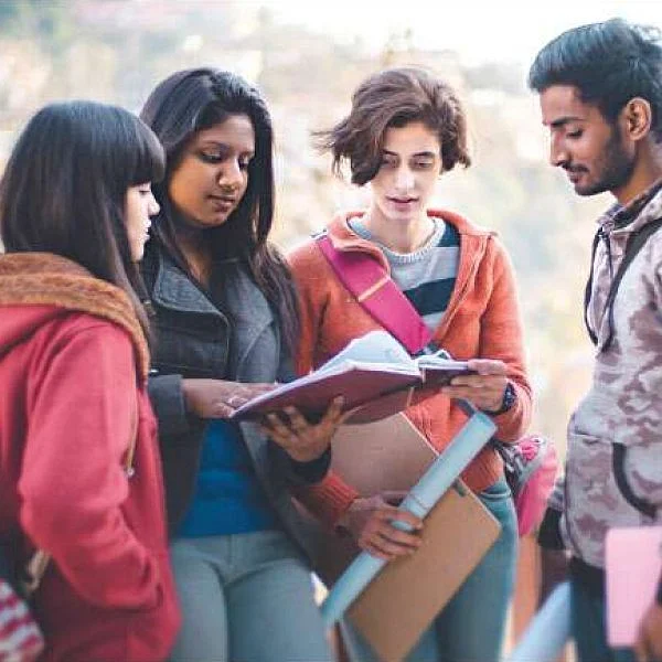 4 ஆண்டுகளில் 25% குறைந்த கல்விக்கடன் பெறும் மாணவர்களின் எண்ணிக்கை!