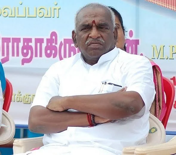 மொழிப் பாடத்தில் இந்தி... கல்வியாளரின் சந்தேகமும்.. பொன்னாரின் விளக்கமும்!