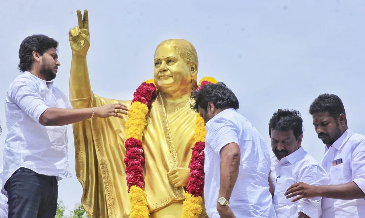 `அந்தக் கட்சியைப்போல் அ.தி.மு.க ஆகிவிடக் கூடாது!' - ஈ.பி.எஸ், ஓ.பி.எஸ்-ஸை எச்சரிக்கும் ஜெய் ஆனந்த்
