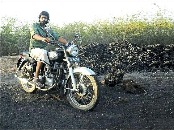 "காசு வாங்காம வைத்தியம் பார்ப்பார் என் டாக்டர்... உங்களுக்கும் பார்ப்பார்!" - 'விவசாயி' கிஷோர்