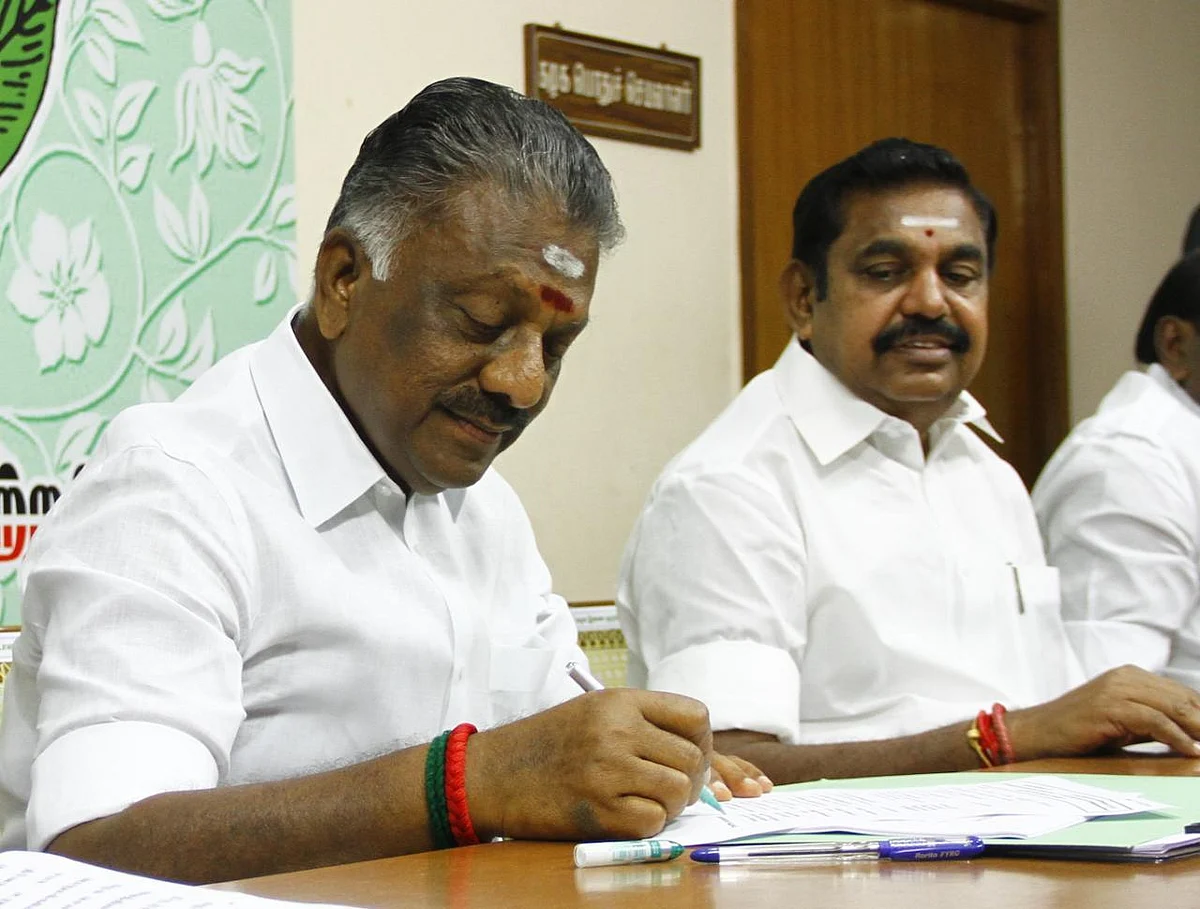 `3 இடங்களில் 1 எடப்பாடிக்கு, 2 பன்னீருக்கு!' - முடிவுக்கு வந்துவிட்டதா ஒற்றைத் தலைமை சர்ச்சை?