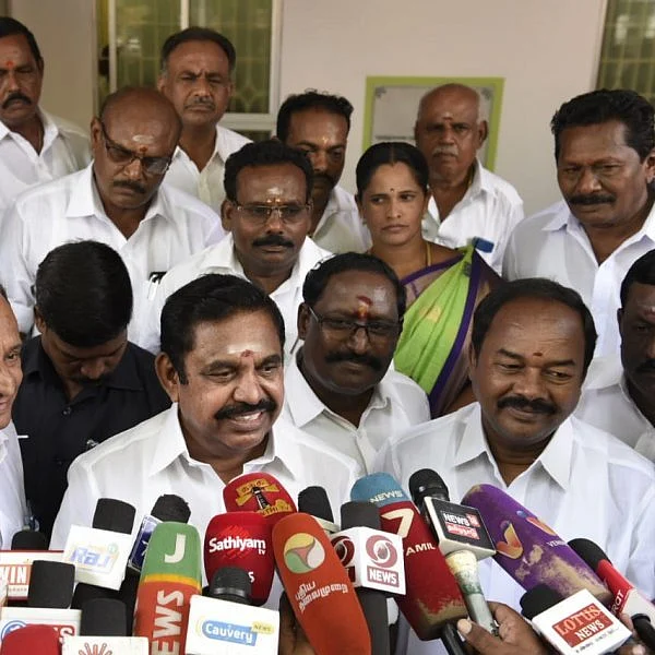 `அ.தி.மு.க-வில் இருக்கும் அனைவரும் தலைவர்கள்தான்!' - எடப்பாடி பழனிசாமி