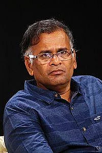``நான் தாக்கப்பட்டேன்; காவல் நிலையத்தில்தான் அவரின் தொடர்புகள் புரிந்தது!” - எழுத்தாளர் ஜெயமோகன்
