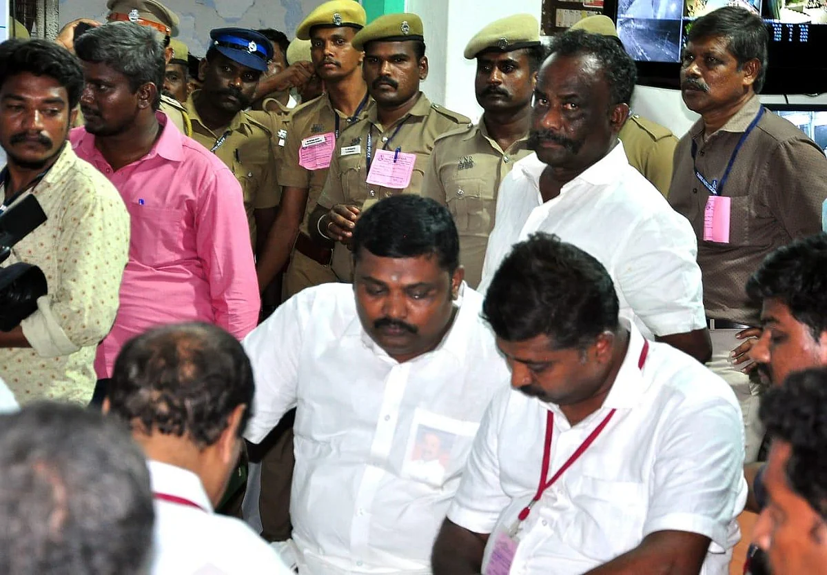 கடைசிசுற்று வரை நீடித்த சாத்தூர் வாக்கு எண்ணிக்கை - சோகமாக வெளியேறிய தி.மு.க வேட்பாளர்!