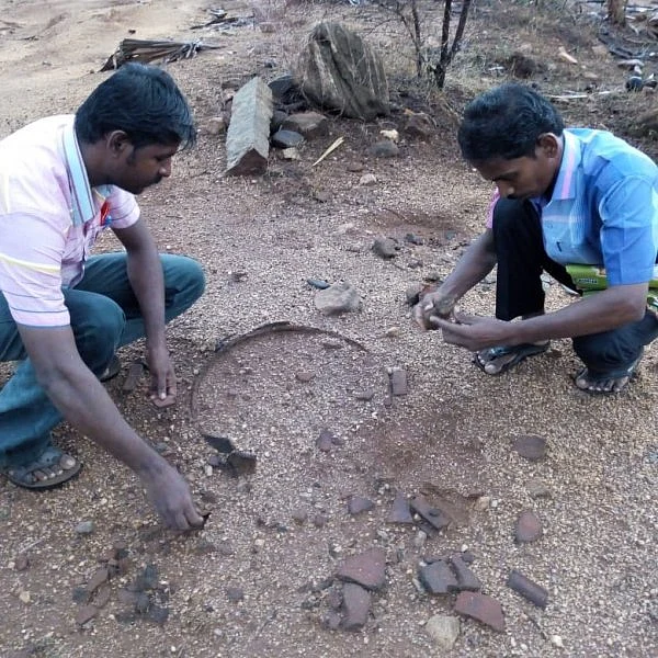 'ஆதிகால உலோக ஆலை; முதுமக்கள் தாழிகள்'- மங்காபுரம் வடசேரி கண்மாயில் தொல்லியல் எச்சங்கள்