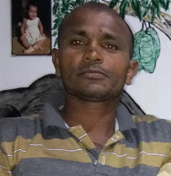 திடீரென பழுதான மோட்டார் - நடுக்கடலில் தத்தளித்த மீனவர்களை மீட்ட சரக்குக் கப்பல் ஊழியர்கள்!