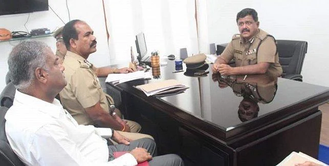 ராமநாதபுரம் மண்டபம் அகதிகள் முகாம்: ஆட்சியாளர்களால் பழிவாங்கப்படும் அதிகாரிகள்!