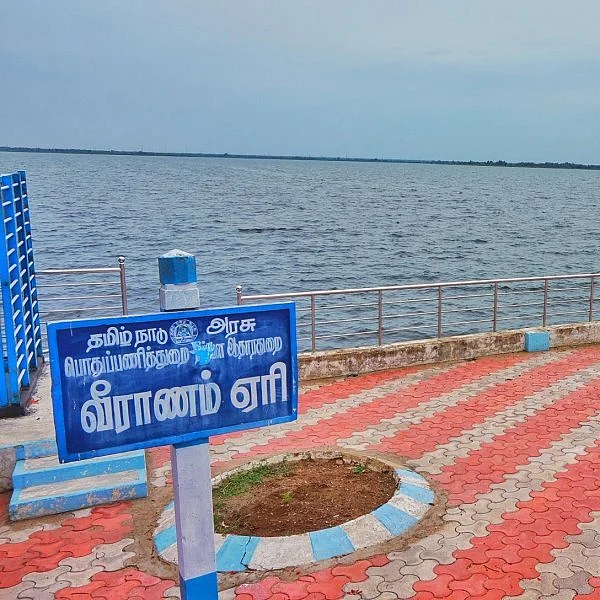 நிரம்பியது வீராணம் ஏரி; சென்னைக்குதான் தண்ணீர் வரல! - அலட்சியத்தில் அதிகாரிகள்