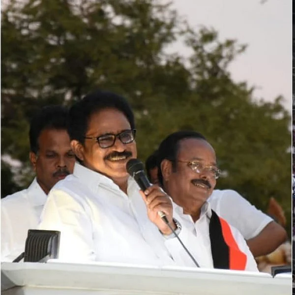 `கமலால் ஒண்ணும் நிகழவில்லை; ரஜினி தப்பித்துவிட்டார்!'- திருநாவுக்கரசர் பிரசாரம்