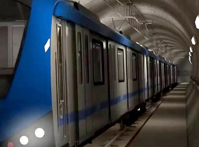 `தண்ணீர் பற்றாக்குறையில் மெட்ரோ ரயில் நிலையங்கள்?!' - நிர்வாகம் சொல்வதென்ன?
