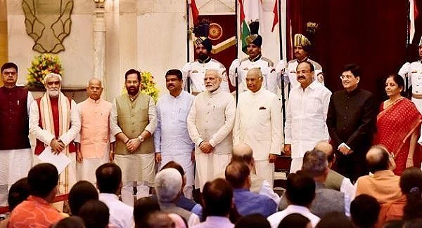 விற்பனைப் பிரதிநிதி, ஊடக வேலை, கட்சிப் பேச்சாளர், நிதியமைச்சர்... நிர்மலா சீதாராமன் புரொஃபைல்!