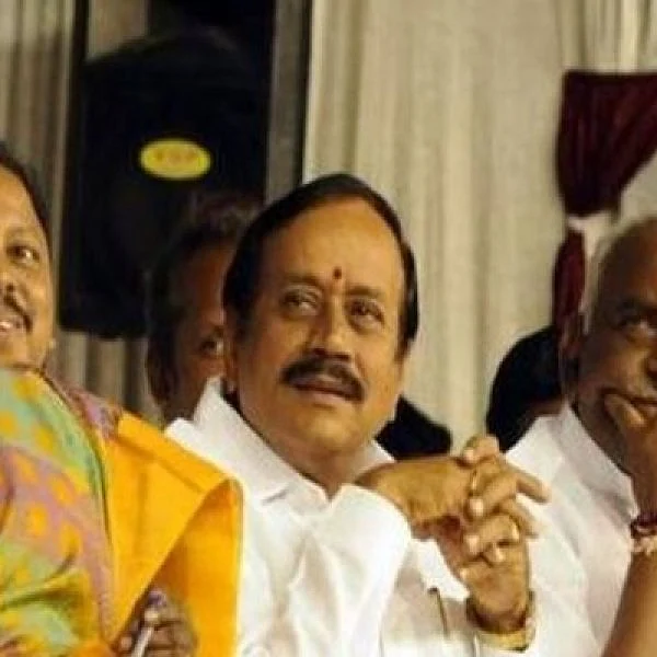 “அமைச்சர் பதவி அம்போ... அடுத்த பதவி எப்போ?” - டெல்லியை வட்டமிடும் பி.ஜே.பி புள்ளிகள்!