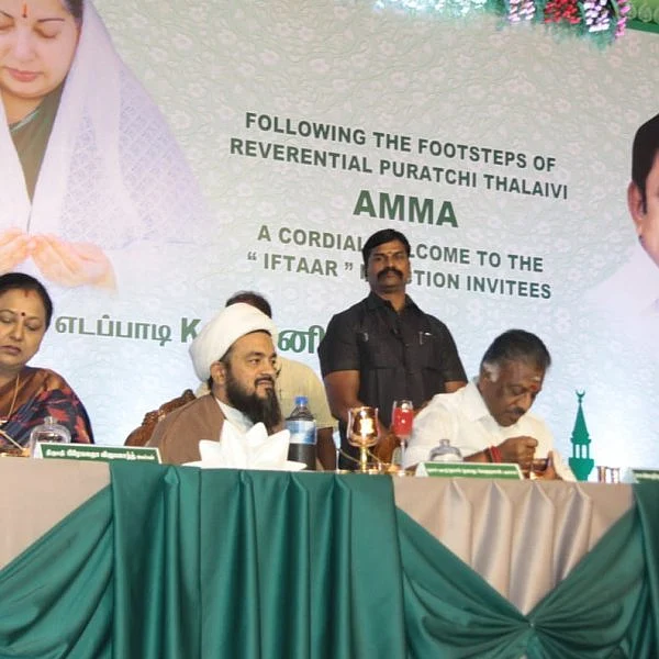 `ஜெயலலிதா தவறவிட்டதில்லை, எடப்பாடி ஏன்?!' - இப்தார் விருந்தைப் புறக்கணித்த பின்னணி