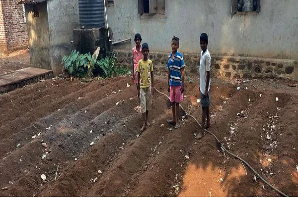 விவசாயிகளாக மாறிய 80 பள்ளி மாணவர்கள்... வியப்பூட்டும் 2 கிராமங்கள்!