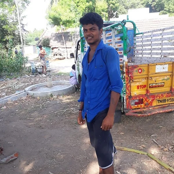 `இது சரி வராதுன்னு ரெண்டு பேருகிட்டேயும் சொன்னேன்!'- ஆணவக்கொலையால் மகனை இழந்த தாய் கதறல்