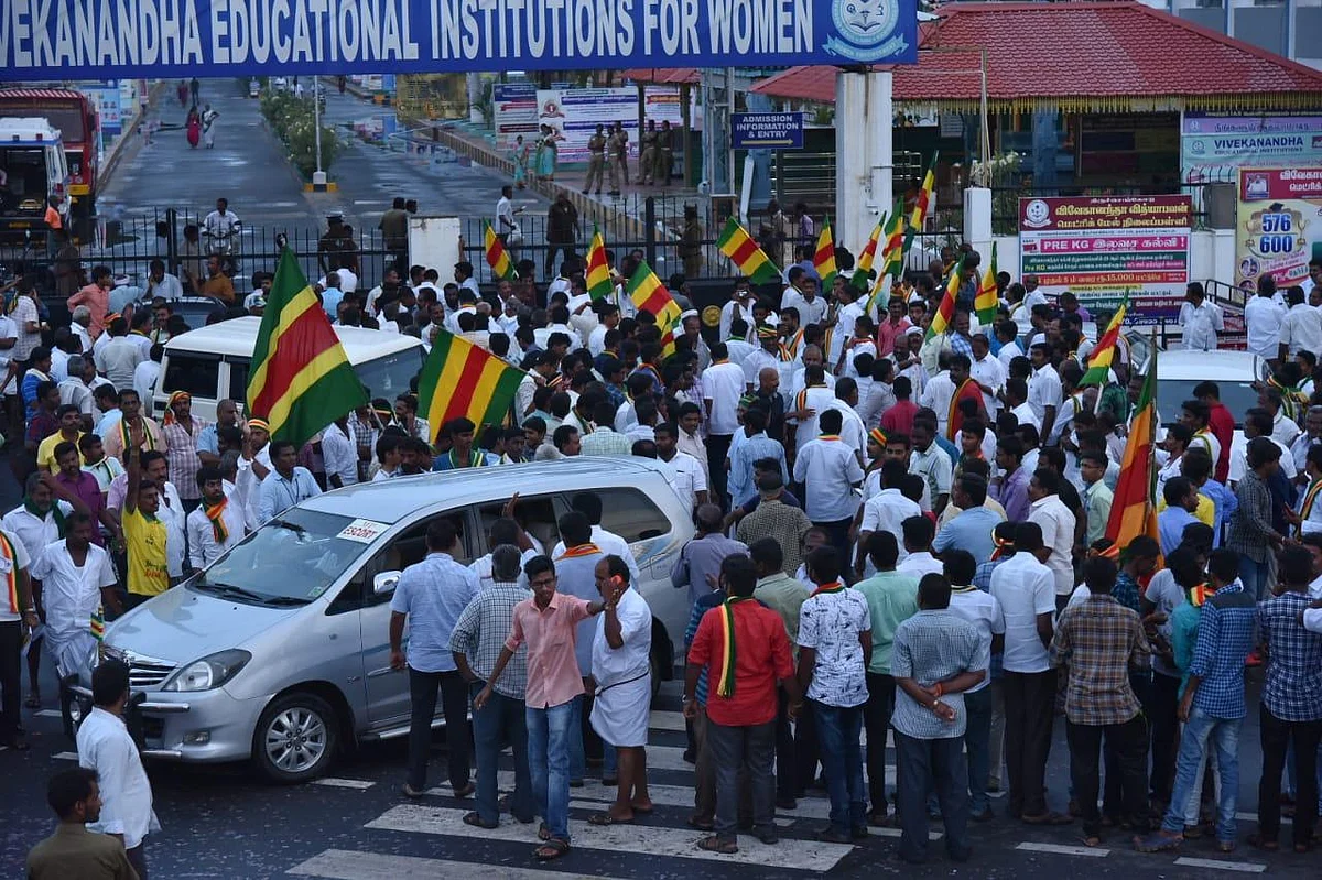 `27 வேட்பாளர்கள் டெபாசிட்; நோட்டாவுக்கு 15,073 ஓட்டுகள்!- அதிரவைத்த 'கொங்கு' வேட்பாளர்
