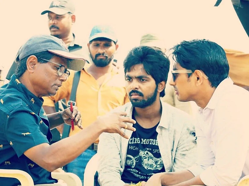 `ரோடு சொல்லிடும் சார் நாட்டோட லட்சணத்த!' சித்தார்த், ஜி.வி.பிரகாஷ் இணையும் `சிவப்பு மஞ்சள் பச்சை' டீசர்