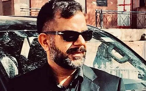 `எதிரி நாடாகத் தெரியவில்லை; உதவும் எண்ணம்தான் தோன்றியது!' - பாகிஸ்தான் மக்களுக்கு உதவிய இந்தியர்