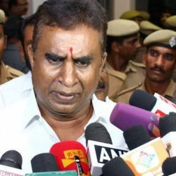 `ஏதாவது நடக்கும்ன்னு எதிர்பார்க்கிறாங்க, ஆனால் எதுவும் நடக்காது!'- அமைச்சர் வேலுமணி