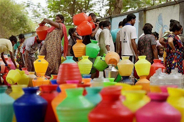 தண்ணீர்ப் பிரச்னை: சென்னையில் இருமடங்காகும் லாரித் தண்ணீர் விலை!