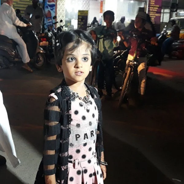 `அங்கிளைப் பார்க்காமல் போக மாட்டேன்...' - அடம்பிடித்த குழந்தையால் உருகிய செந்தில் பாலாஜி!