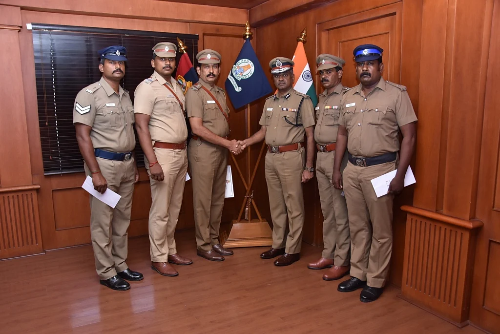 ரவுடிகளைப் பிடித்த இன்ஸ்பெக்டர் ரவி மற்றும் தனிப்படையினர்